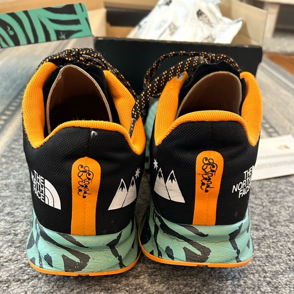 Preloved TNF Vectiv X sneakers - Picture 16 of 16